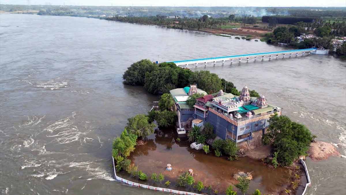 Nattatheeswarar temple flooded