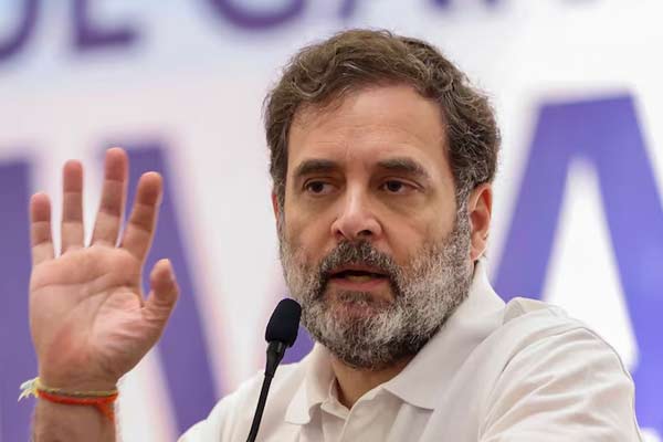 Rahul Gandhi speak to his party member in gujarat
