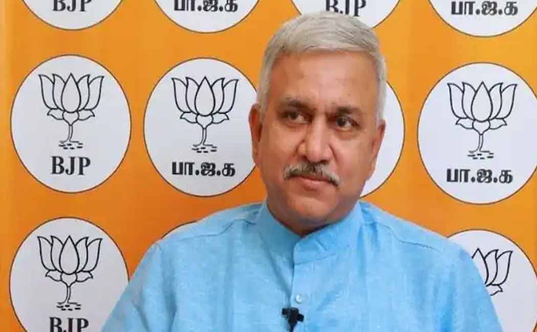 "Ex-Minister is the one who does not know what is pride and what is smallness" - Narayanan Tirupathi slams AIADMK ex-minister