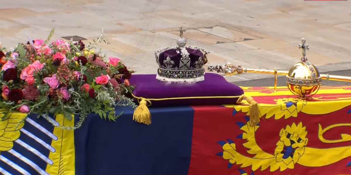 Farewell Queen Elizabeth... London in distress!