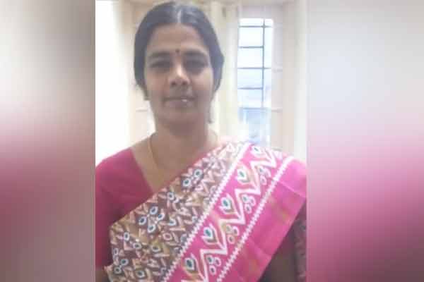 Daughter performed funeral rites for mother in Tiruvarur