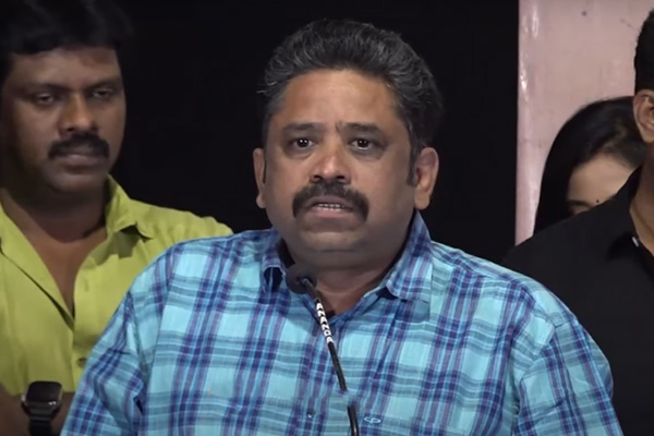 seenu ramasamy speech about review issue