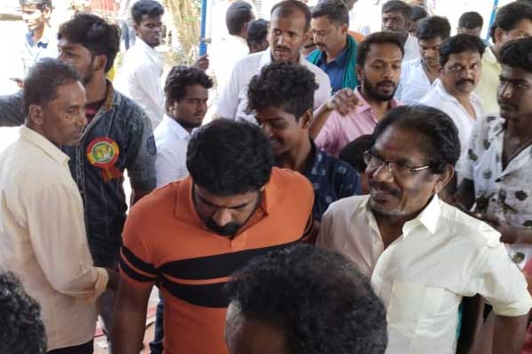 Seeman son's earring function