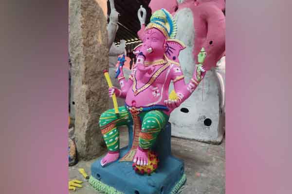 Ganesha statues ready .. Manufacturers worried ..
