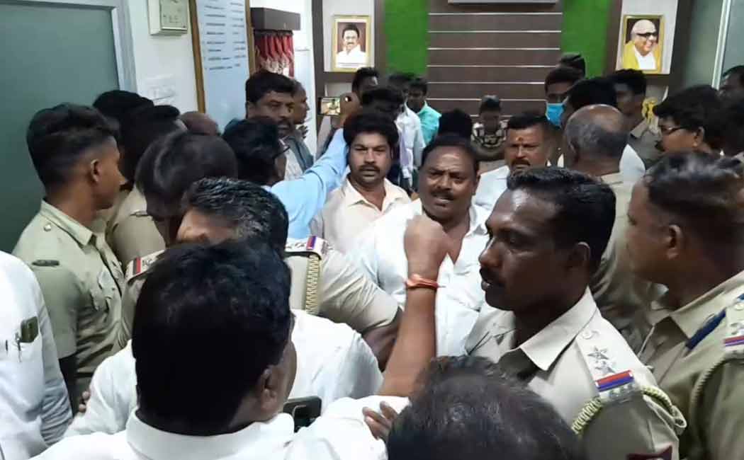 AIADMK DMK dispute over Kallakurichi tender issue