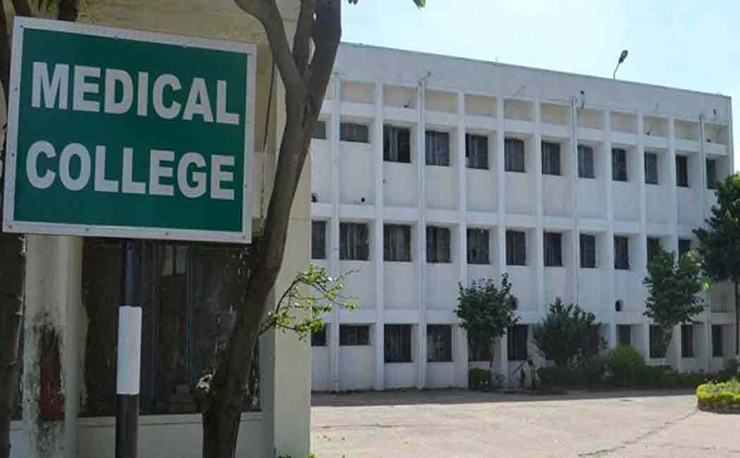 10 percent reservation for government school students in Puducherry medical colleges! - Central Government and Puducherry Government ordered to explain!
