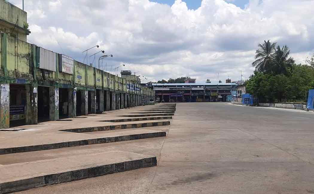 The bus stand should be converted into a vegetable market
