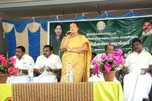 MLA Thenmozhi sekar made vote campaign on government function