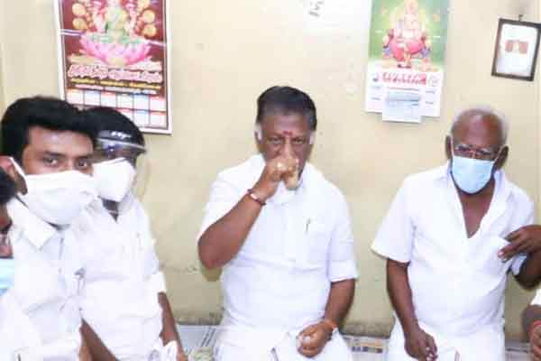 Kongu people showing support towards ops