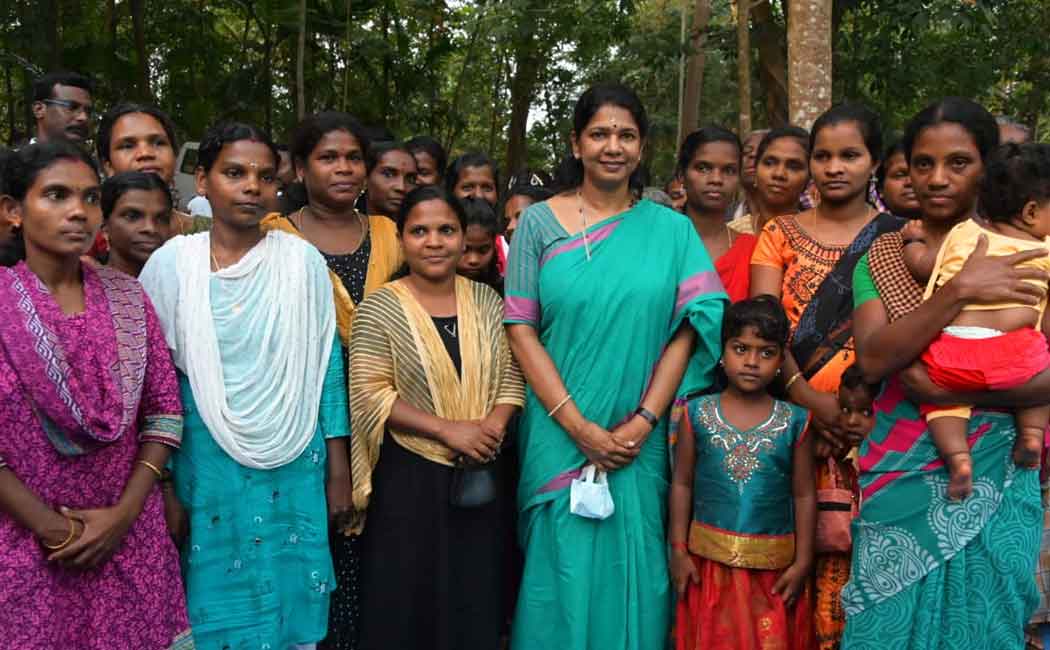 3 km boat trip ... Kanimozhi who loved the food of the tribes ..!