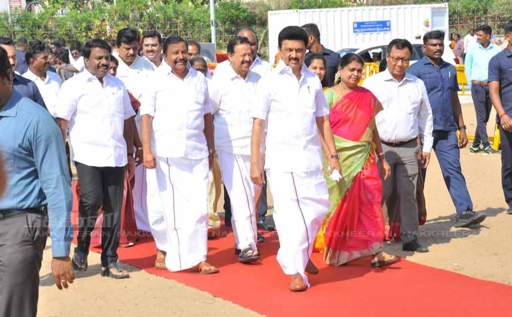 cm mk stalin inaugurated sand art in marina beach