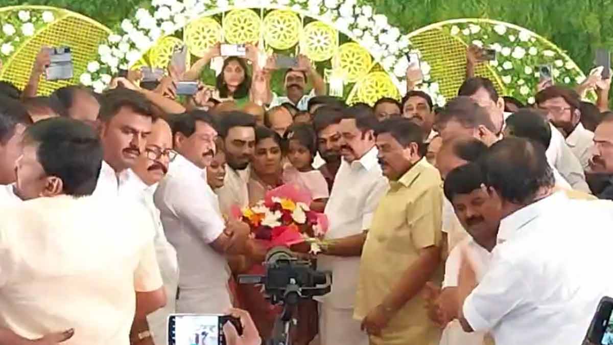Edappadi-Nayinar on the same stage; leaders who strengthen the alliance!