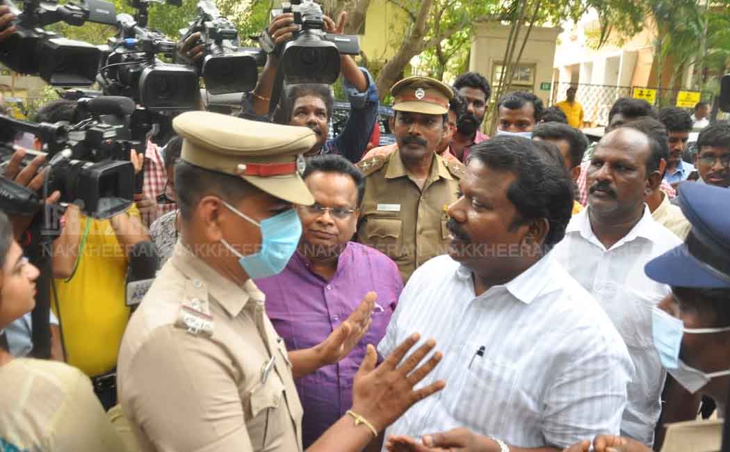 CBI Raid on Karthi Chidambaram residence