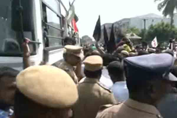 Black Flag Against Governor in Salem