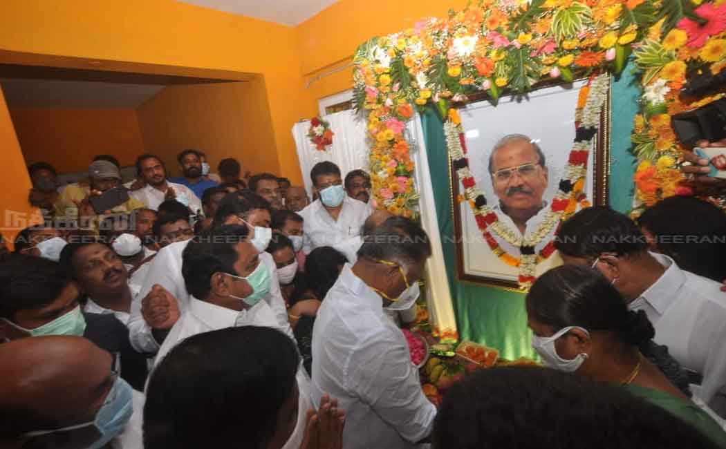 AIADMK who paid homage to the flower Madhusoodan