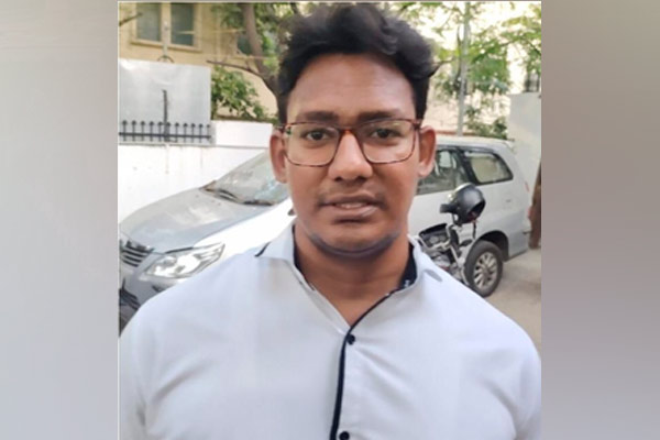 A medical student caught in the lurch at Hidden camera in the bathroom