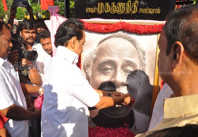 anna statue dmk president stalin,
