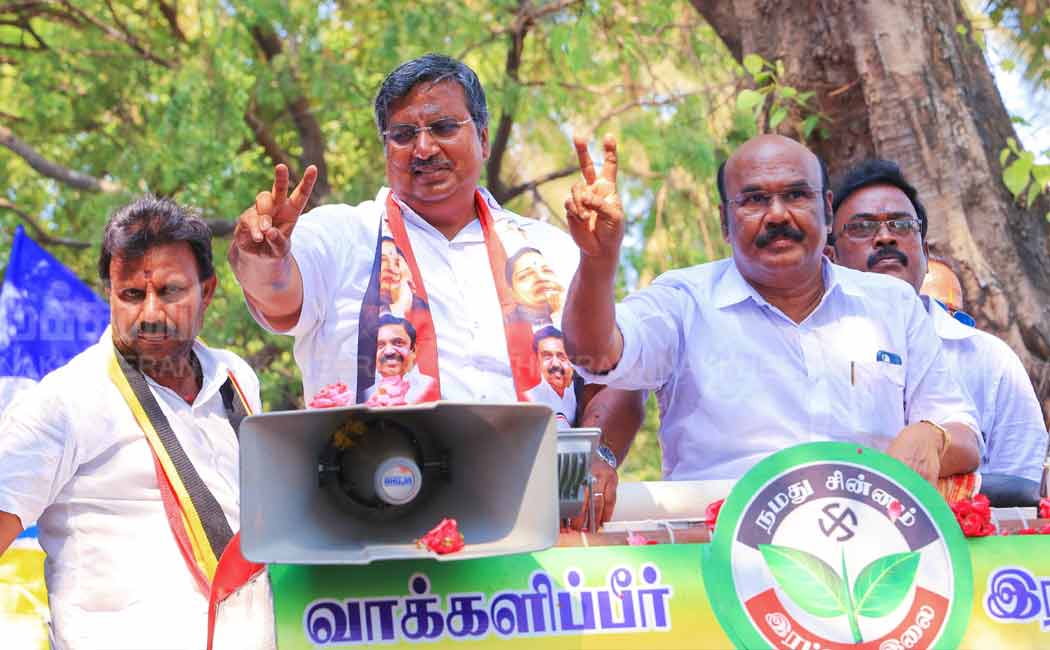 Jayakumar gathers votes by sewing clothes and supporting ADMK candidate (Pictures)