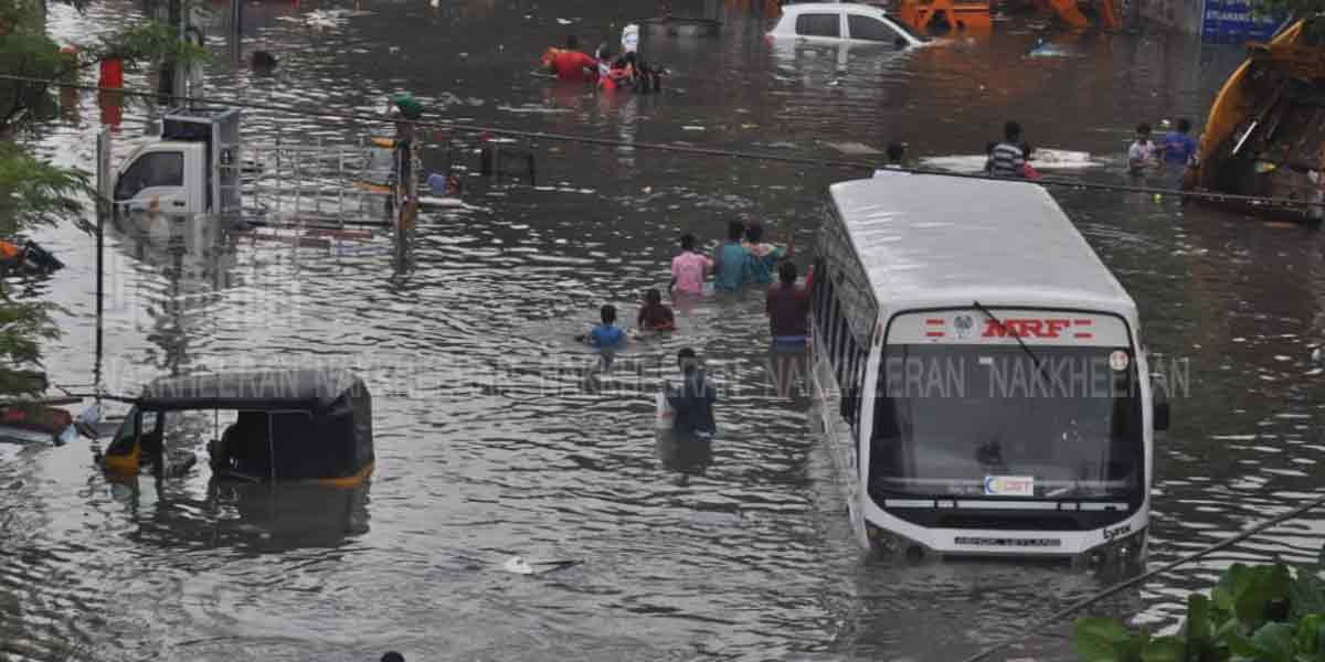 Perambur recorded maximum rainfall .... Emergency numbers announced in Chennai