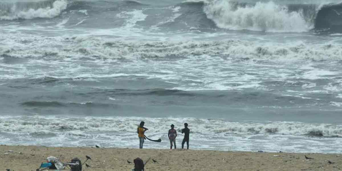 'Red Alert' for coastal districts - Holidays for schools and colleges in 4 districts!