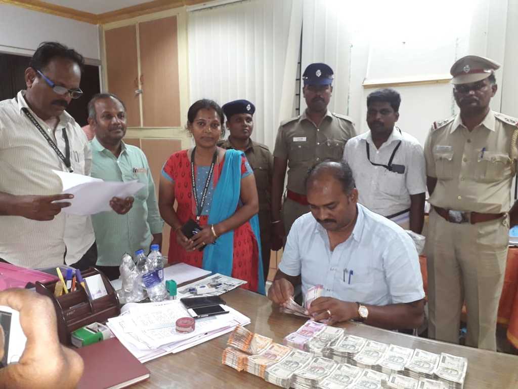 vellore lok sabha Elections Flying Force Officers seizure rs 10 lakhs