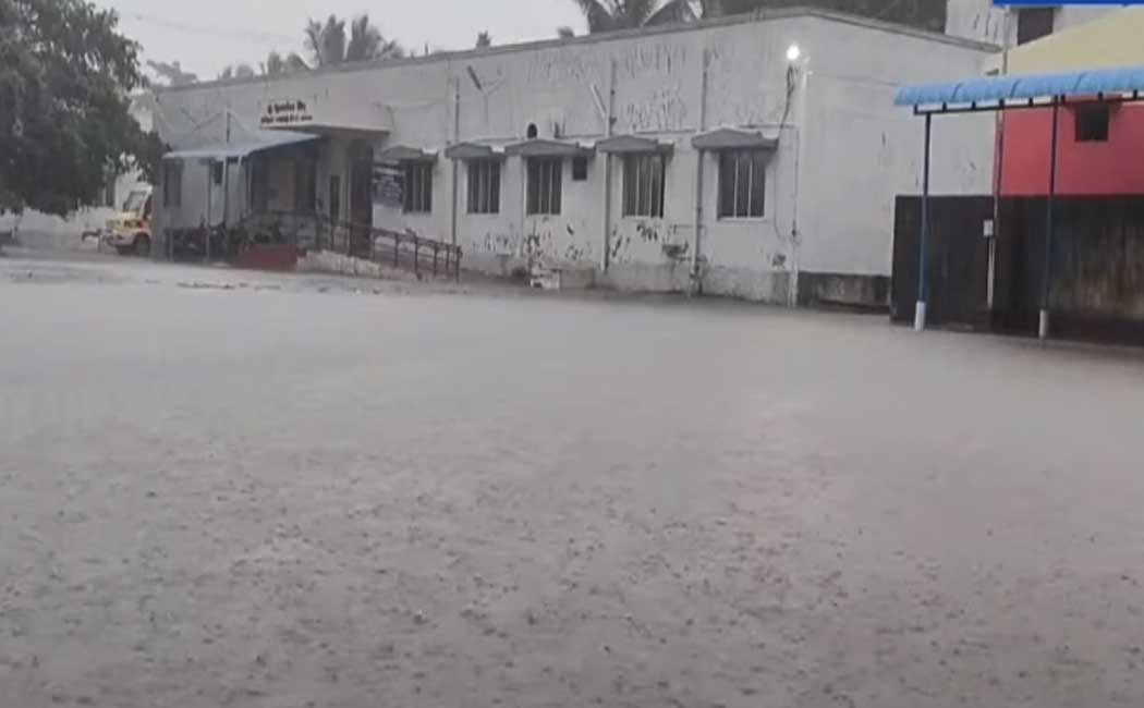 heavy rain; Patients suffer due to stagnant rain water