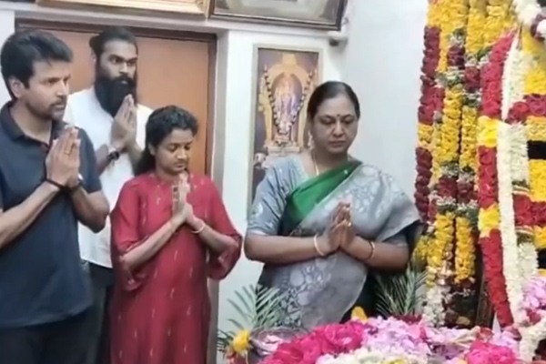 sivakarthikeyan pays tribute to vijayakanth
