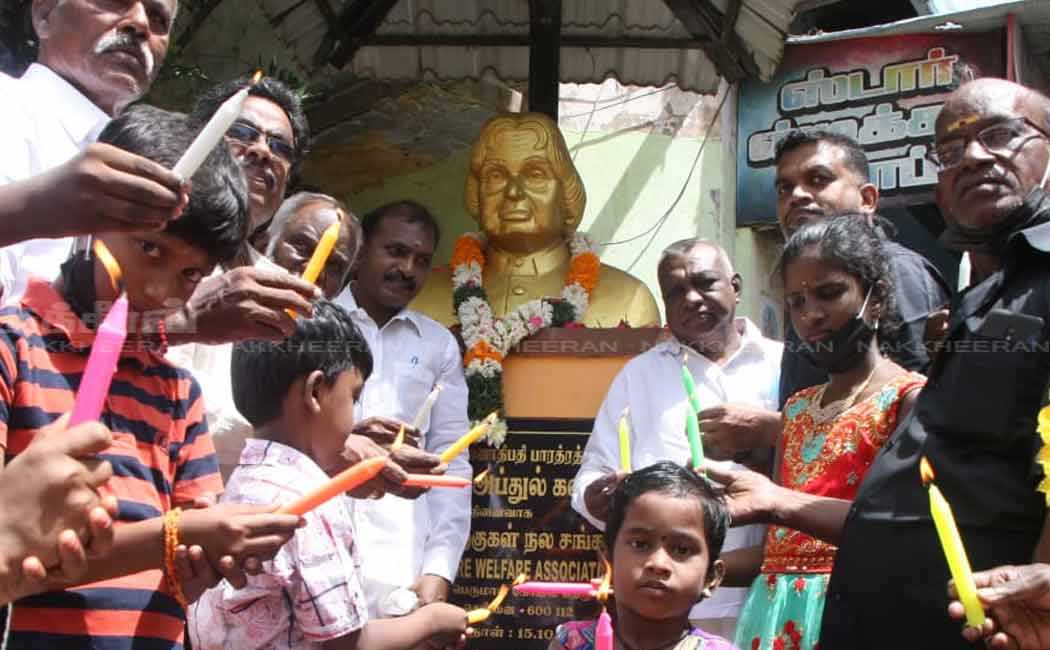 School children pay tribute to Kalam