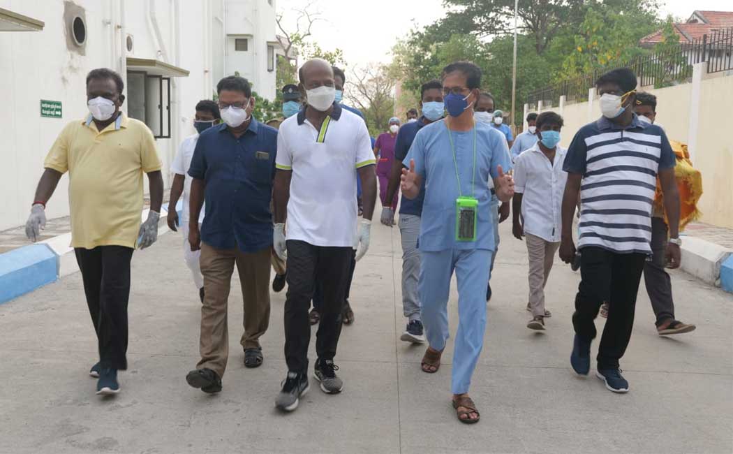 The minister who visited and inspected the hospital