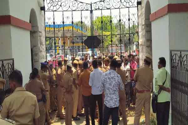 pudukkottai vengaivayal water tank incident public blocked collector office