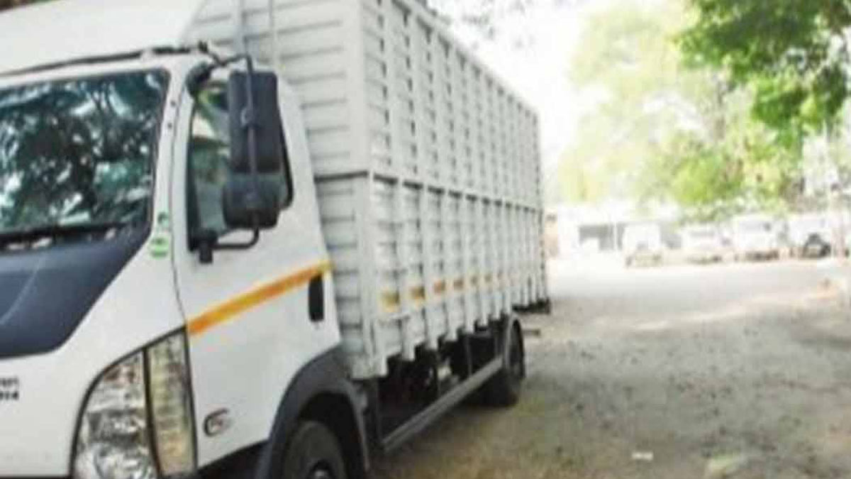 Gutka smuggler arrested in lorry