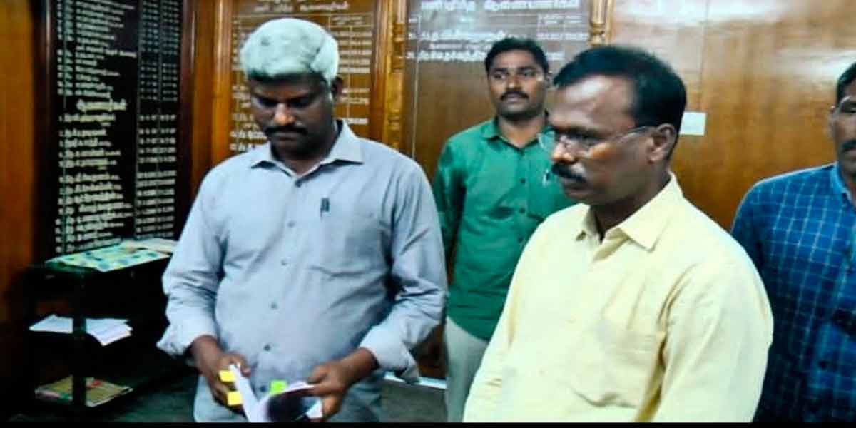 Bribery for building permission; Two persons including the interview assistant of the municipal corporation mayor arrested