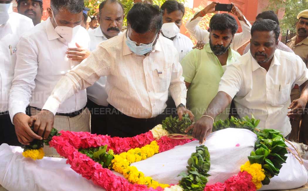 Thirumavalavan MP pays tribute to Shanthan (Pictures)