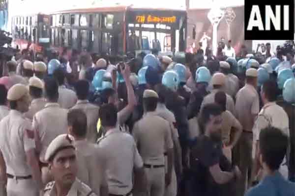delhi old rajender nagar ias training center incident Tension in Delhi
