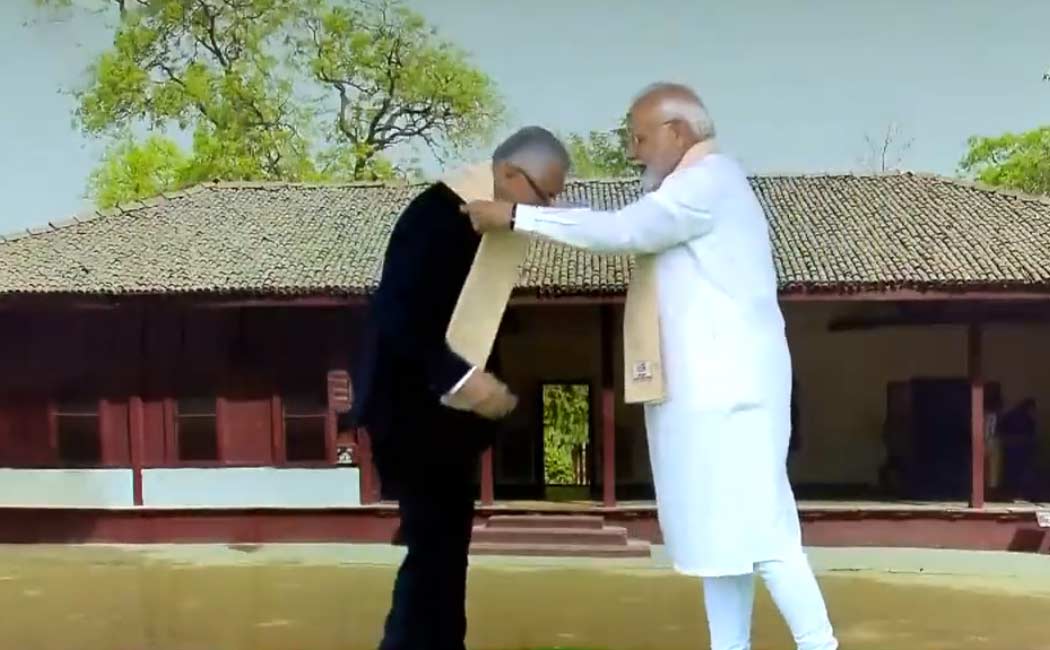 World leaders honor Mahatma Gandhi memorial