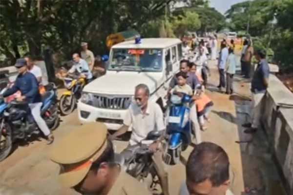 Traffic between Cuddalore and Puducherry has started again