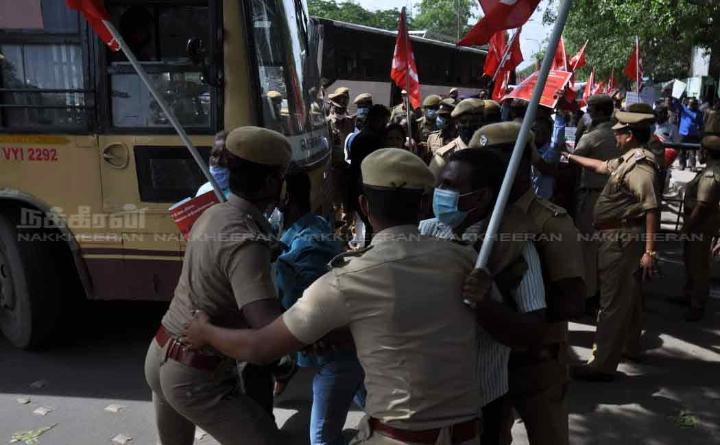 Marxist Communist Party staged a road blockade in Chennai in support of the Delhi farmers struggle ...