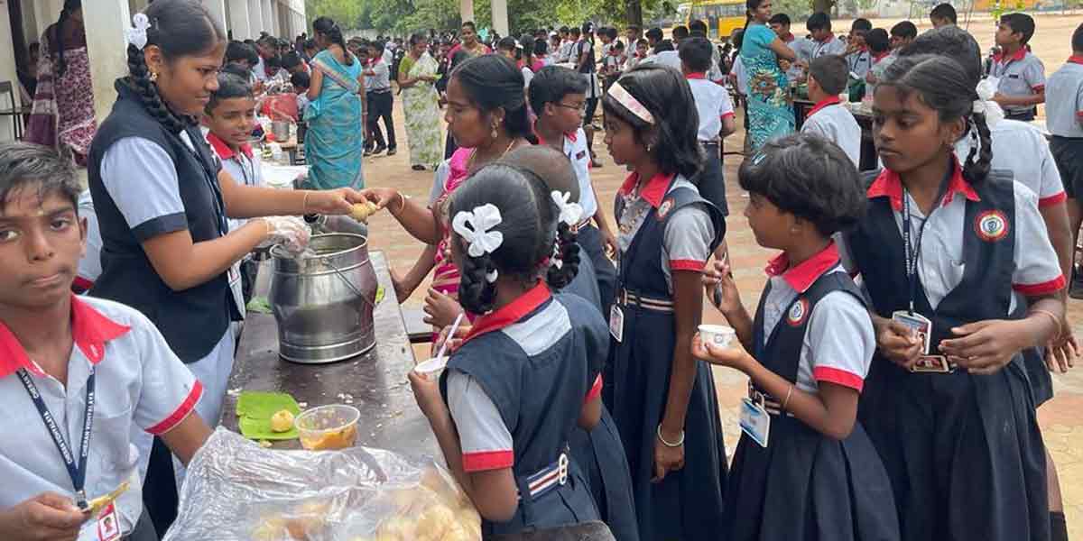 Sale of food items prepared by school students at home