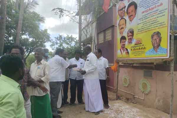 People celebrating the inauguration of MK Stalin as Chief Minister