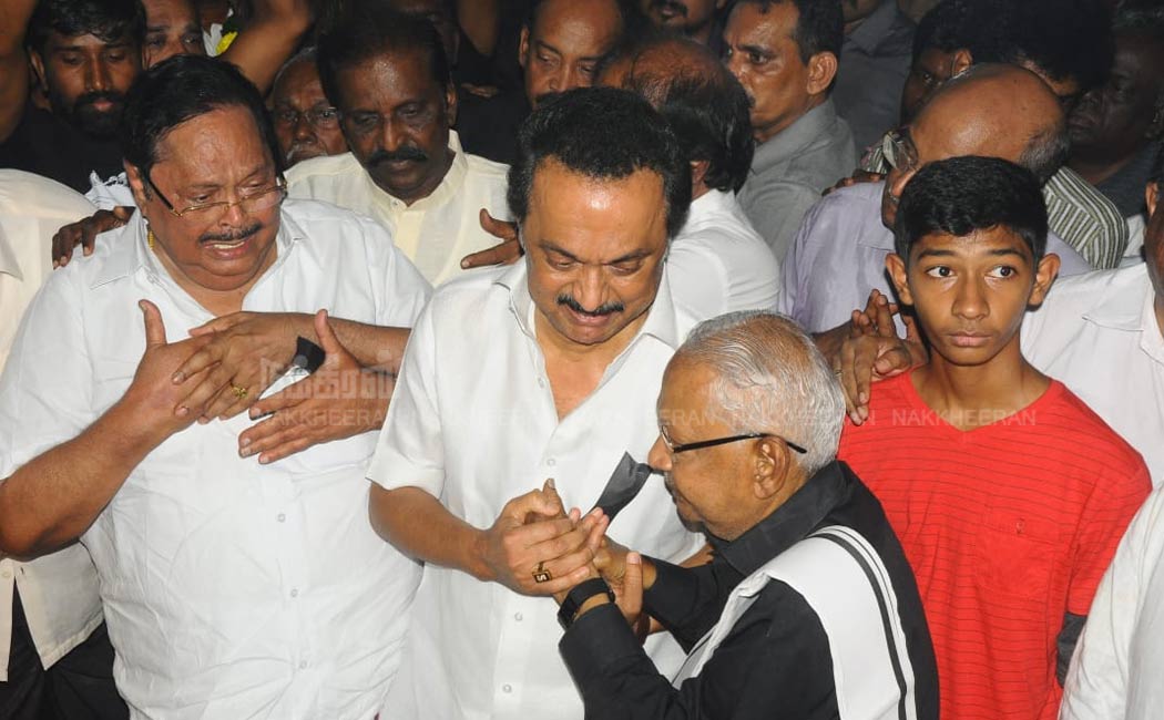 Anbazhakan Cremation photos