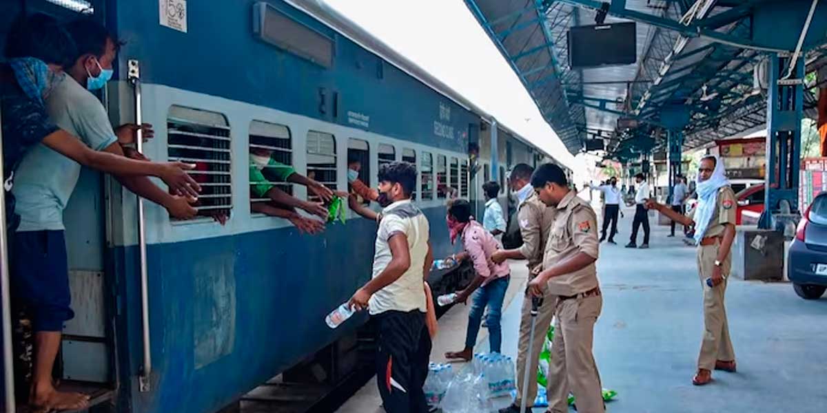 crackers are carried in trains?- Police warning