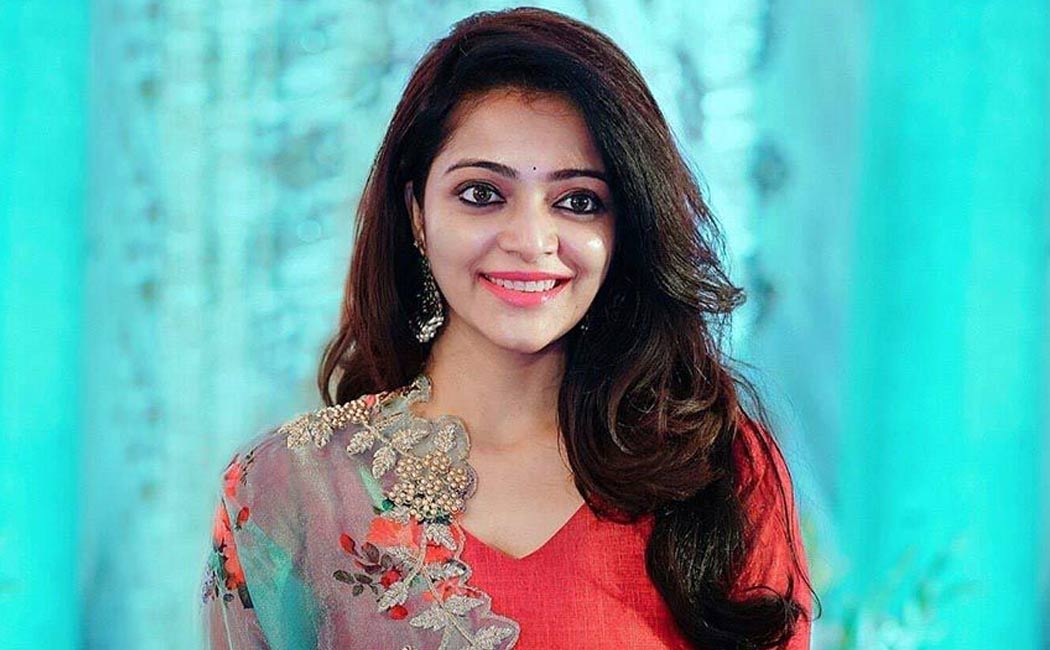 actress janani avoided caste name iyer