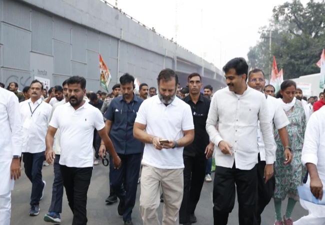 Durai Vaiko signed a handshake with Rahul Gandhi!