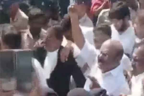 ADMK Former Minister Jayakumar arrested