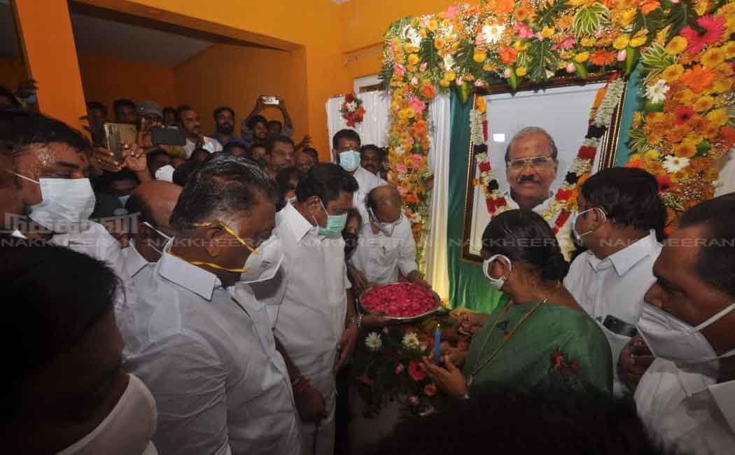 AIADMK who paid homage to the flower Madhusoodan