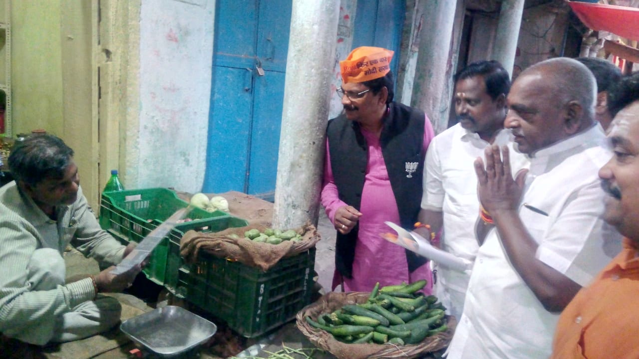 Ponnarakrishnan campaign in Varanasi
