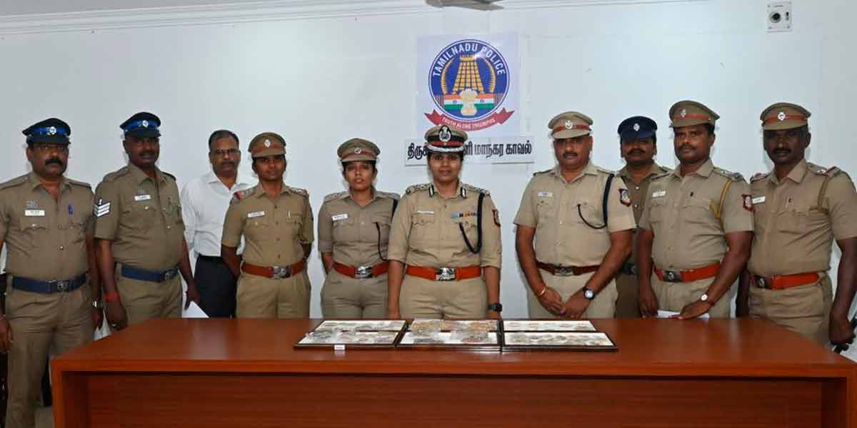 Robbery at jewelery shop owner's house; Police recovered the jewels