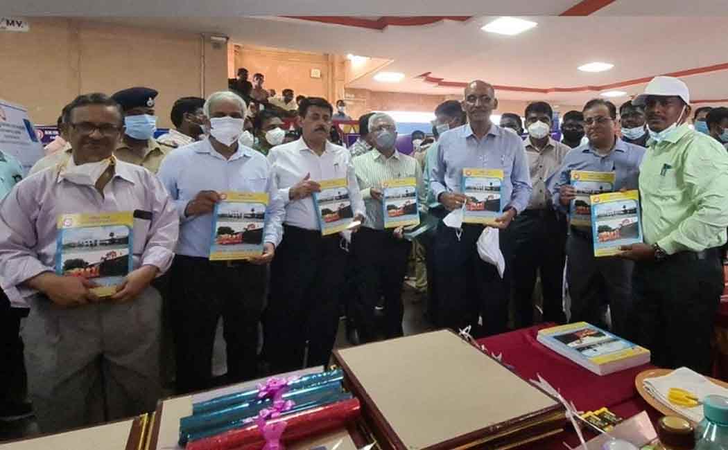 Railway General Manager opens selfie spot