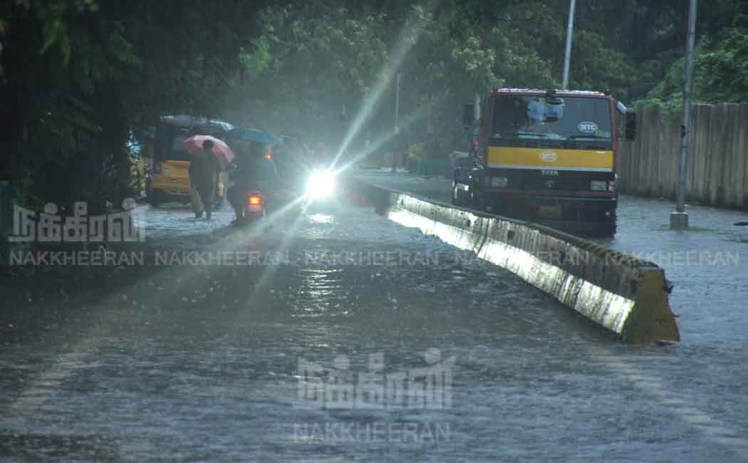 Heavy rain in Chennai; Rainwater on the roads! (pictures)