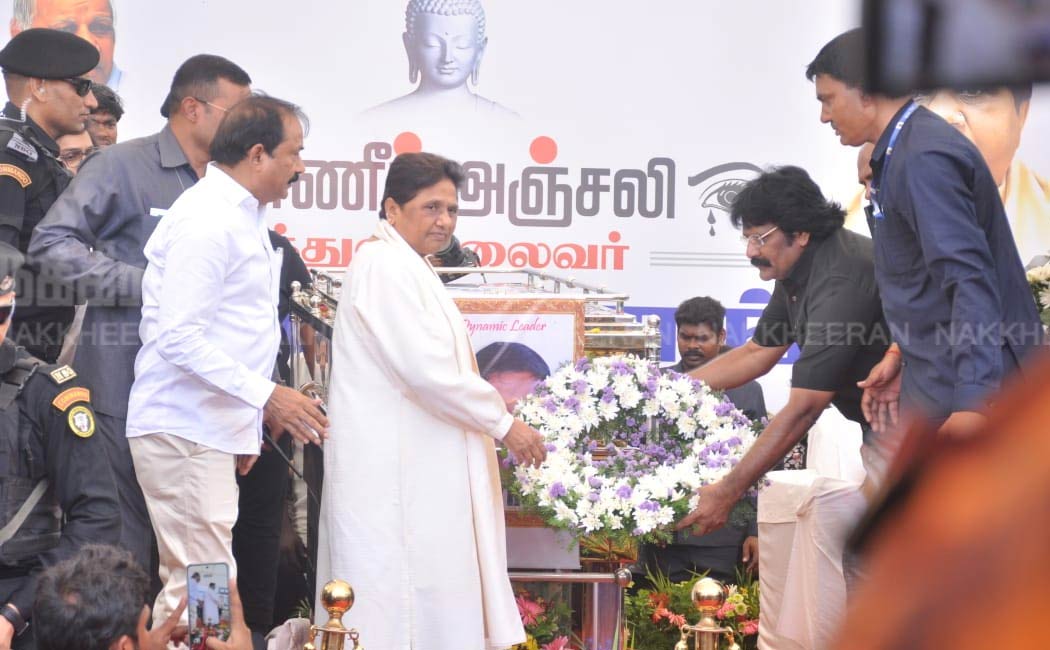 Bahujan Samaj Party chief Mayawati pays homage to Armstrong's (Pictures)